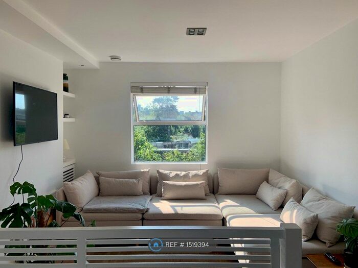 2 Bedroom Flat To Rent In Roundwood Road, London, NW10