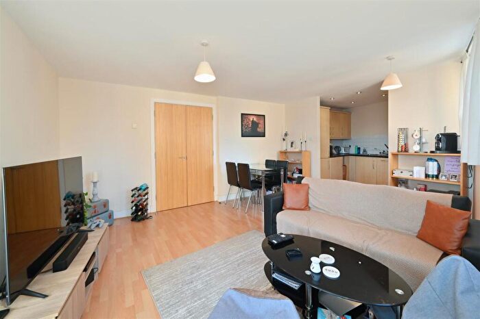 2 Bedroom Apartment To Rent In Basin Approach, Limehouse, E14
