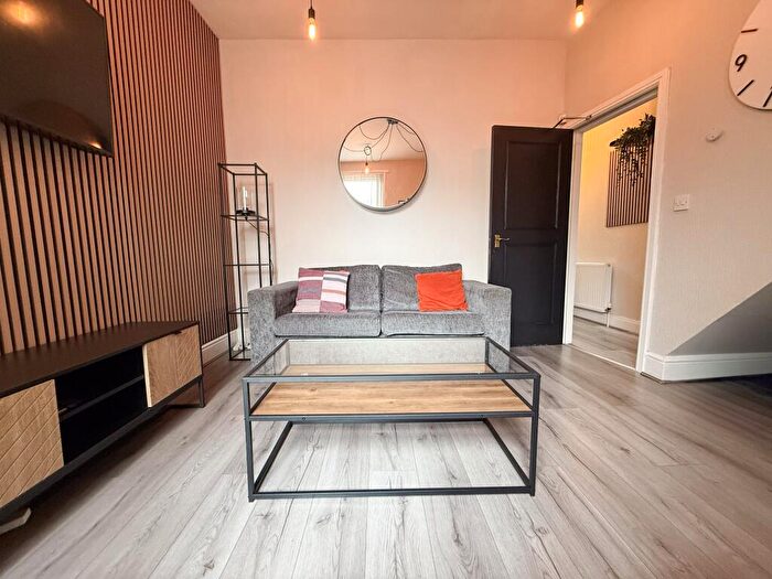 4 Bedroom House To Rent In Hall Lane, L7