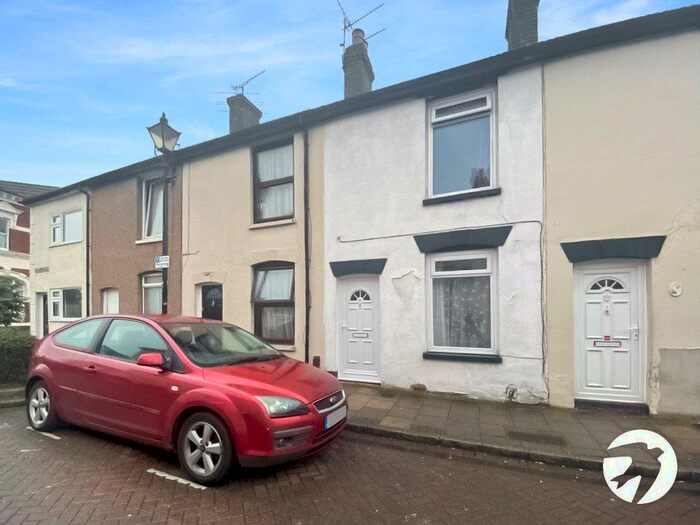 2 Bedroom Terraced House To Rent In West Street, Gillingham, Kent, ME7