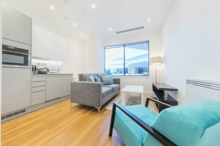 Apartment To Rent In Atria House, Bath Road, Slough, SL1