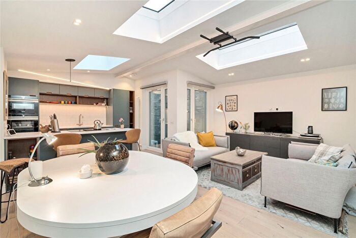 3 Bedroom Mews For Sale In Hill Street South Lane, New Town, Edinburgh, EH2