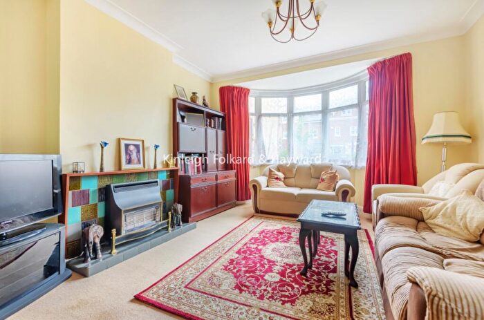 3 Bedroom House To Rent In Chelmsford Road, London, N14