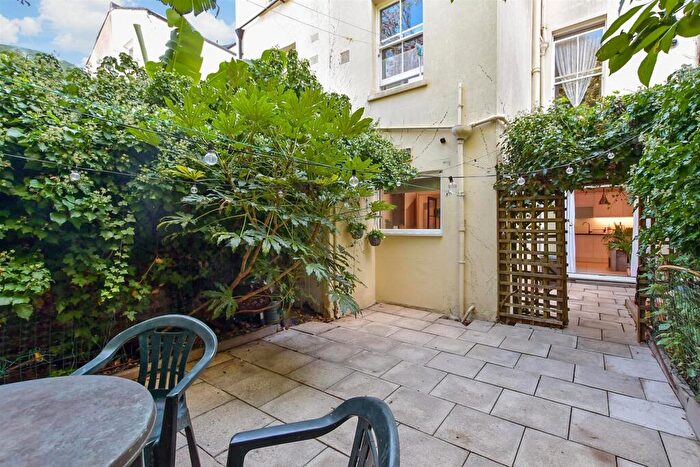 2 Bedroom Flat For Sale In Gladstone Place, Brighton, East Sussex, BN2