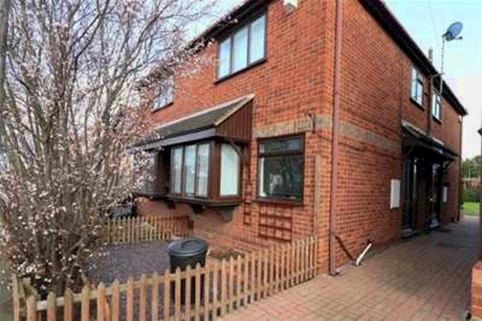 1 Bedroom House To Rent In Benjamin Court, Rainham, RM13