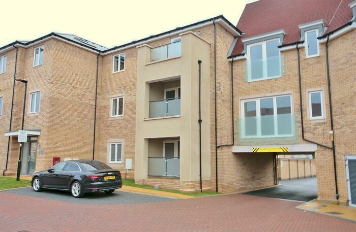 2 Bedroom Apartment To Rent In Clifton Close, Bicester, OX26