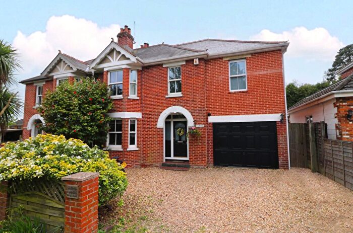 4 Bedroom Semi Detached House For Sale In Bridge Road, Bursledon, SO31