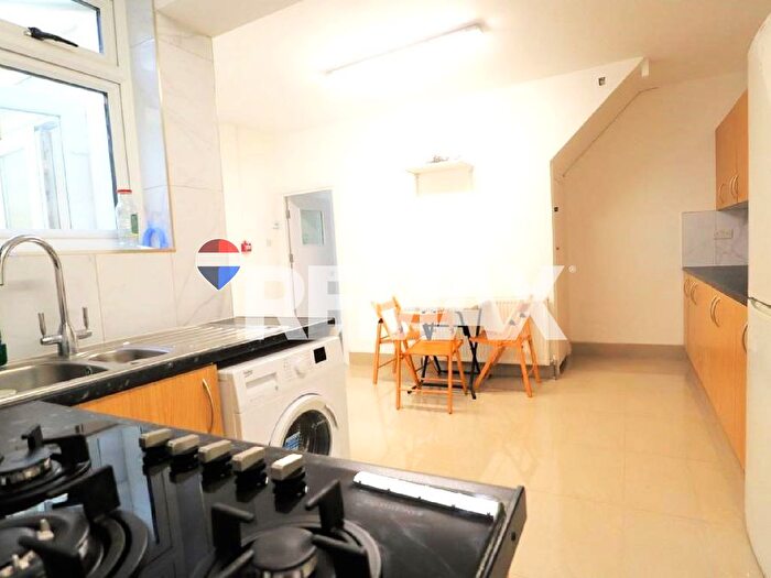 7 Bedroom Terraced House To Rent In Ash Road, London, E15