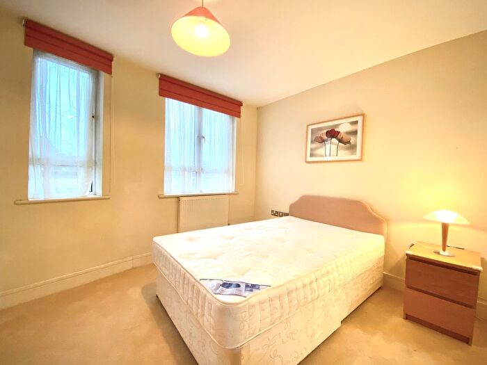 2 Bedroom Flat To Rent In Uxbridge Road, London, W5