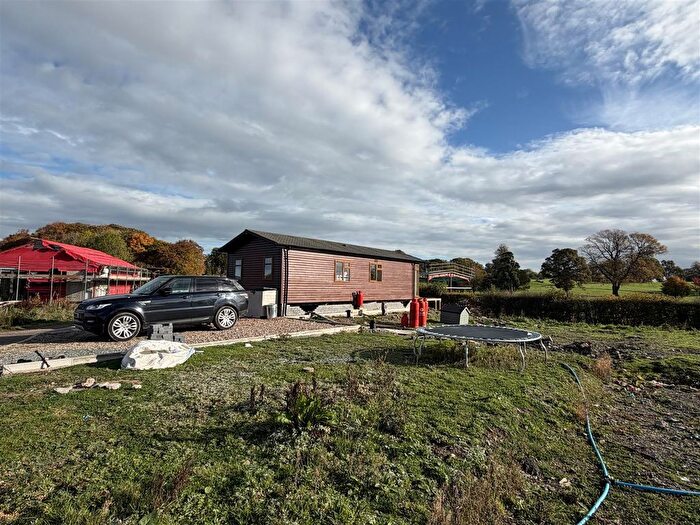 2 Bedroom Park Home For Sale In Henley Lane, Gobowen, SY10