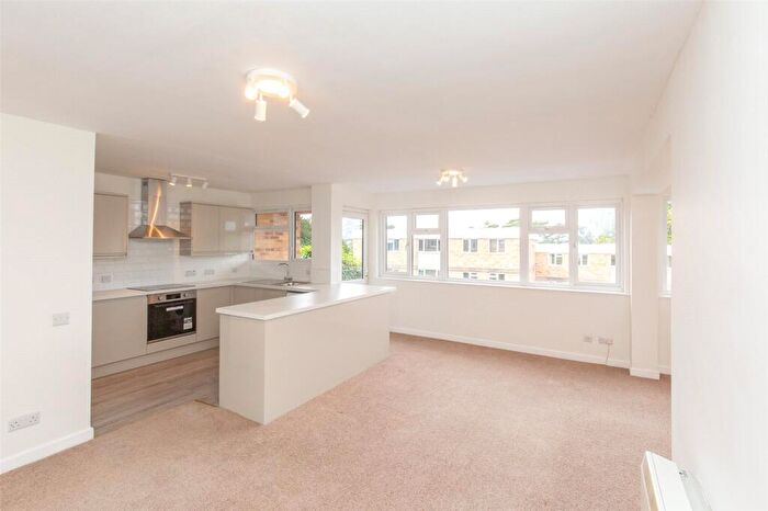 2 Bedroom Apartment For Sale In The Pines, Woodside, BS9