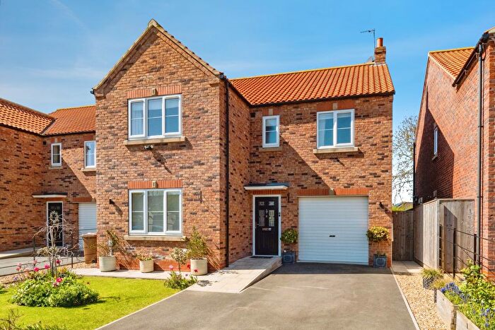 4 Bedroom Detached House For Sale In Blanchard Close, Beeford, Driffield, YO25