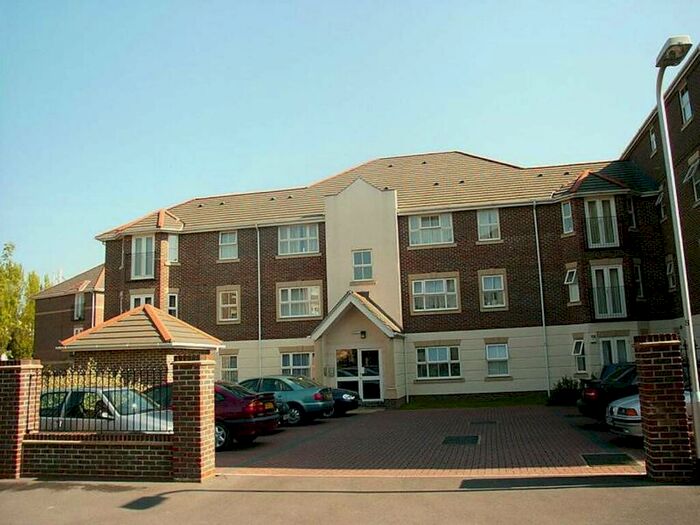 2 Bedroom Apartment To Rent In Abbotsmead Place, Wolsey Road, Caversham, Reading, RG4