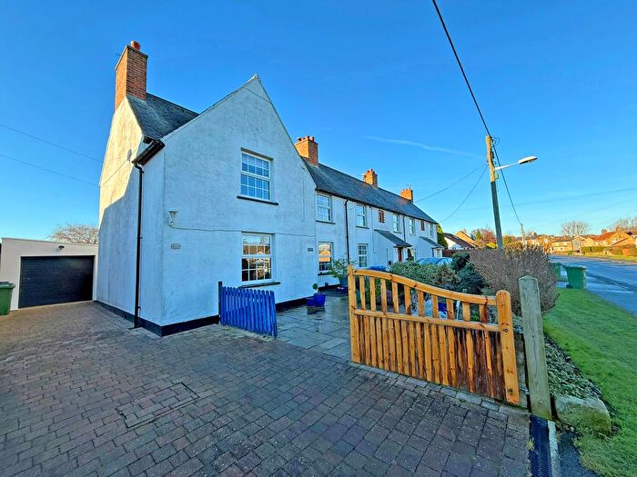 4 Bedroom End Of Terrace House For Sale In Coastal Road, Burniston, Scarborough, YO13
