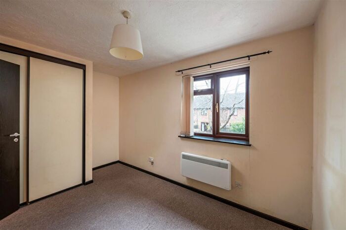 2 Bedroom Terraced House For Sale In Copse Lane, Horley, RH6