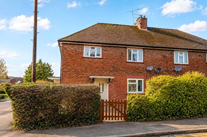 1 Bedroom Maisonette For Sale In Foxburrows Avenue, Guildford, Surrey, GU2