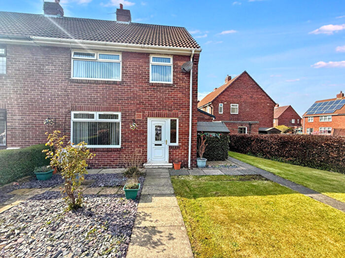 3 Bedroom Semi-Detached House For Sale In Thornhill Gardens, Burnopfield, Newcastle Upon Tyne, Durham, NE16