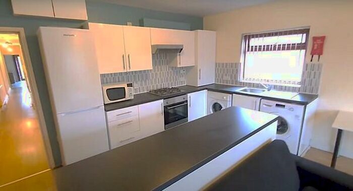 5 Bedroom Apartment To Rent In Egerton Road, Manchester, M14