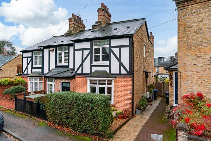 3 Bedroom End Of Terrace House For Sale In Parkhurst Road, Hertford, SG14