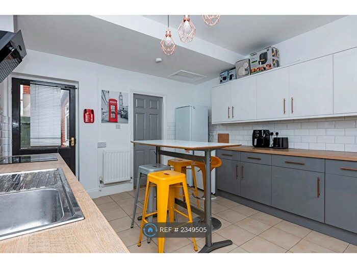 5 Bedroom Semi-Detached House To Rent In Paton Street, Leicester, LE3