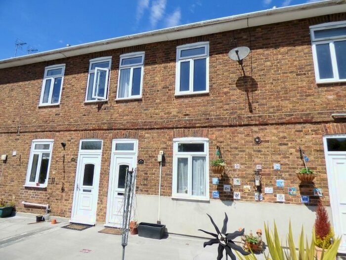 2 Bedroom Maisonette To Rent In Bridge Street, Leatherhead, KT22