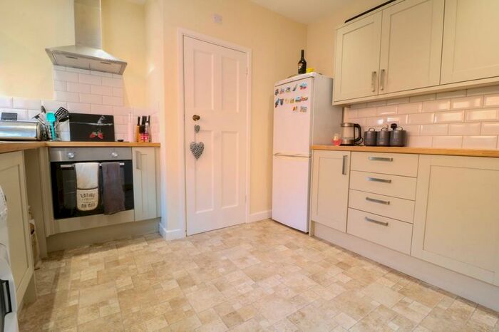 2 Bedroom End Of Terrace House To Rent In Alexandra Avenue, Camberley, GU15