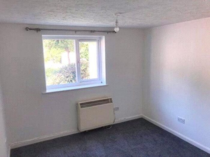 1 Bedroom Maisonette To Rent In Maidenbower, Crawley, West Sussex, RH10