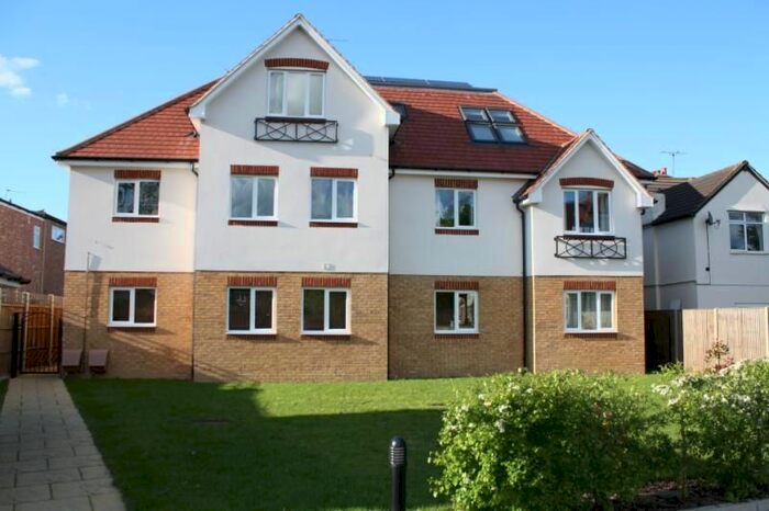 1 Bedroom Flat To Rent In Kingston Road, Staines-Upon-Thames, Middlesex, TW18