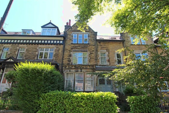 2 Bedroom Flat To Rent In Dragon Parade, Harrogate, HG1
