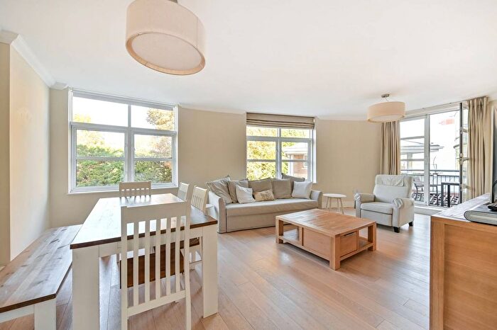 2 Bedroom Flat For Sale In Worple Road, Wimbledon, London, SW19