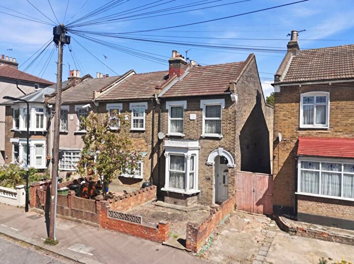 3 Bedroom End Of Terrace House For Sale In Grange Park Road, London, E10