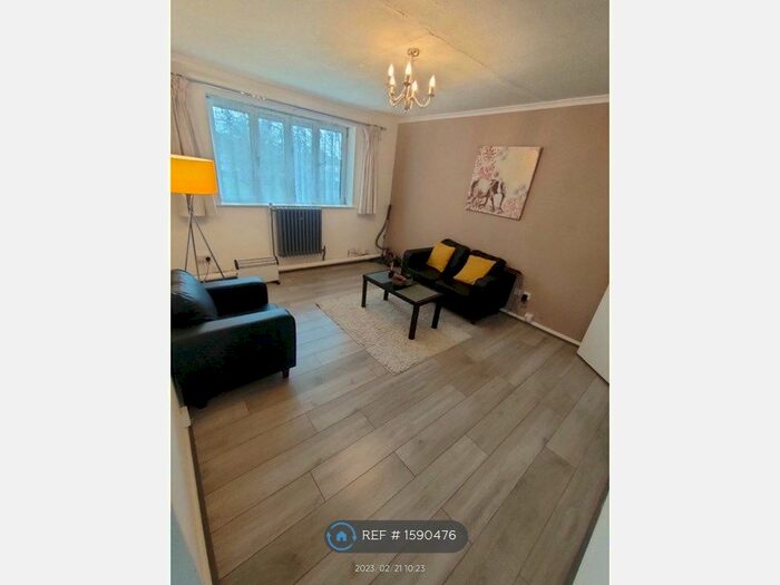 1 Bedroom Flat To Rent In Beehive Court, London, IG1