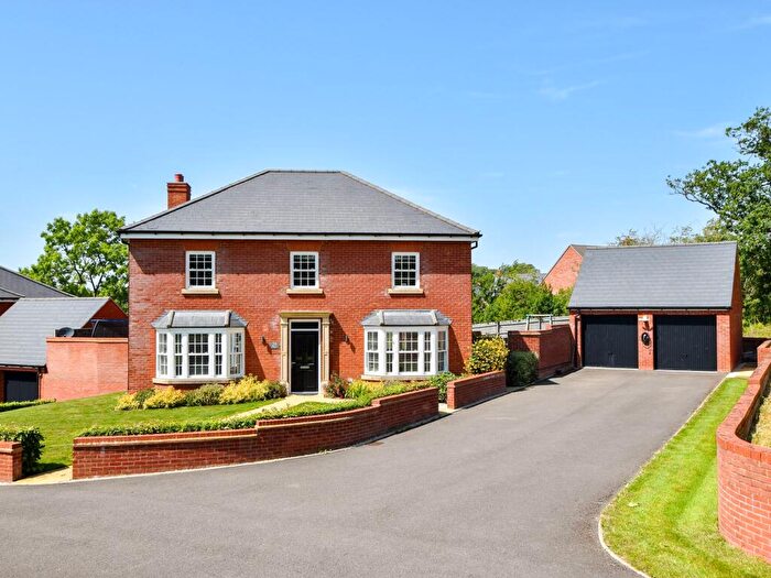 5 Bedroom Detached House For Sale In Catch Yard Road, Silverstone, NN12