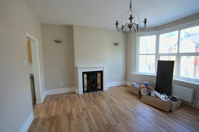 2 Bedroom Flat To Rent In Bensham Lane, Croydon CR0