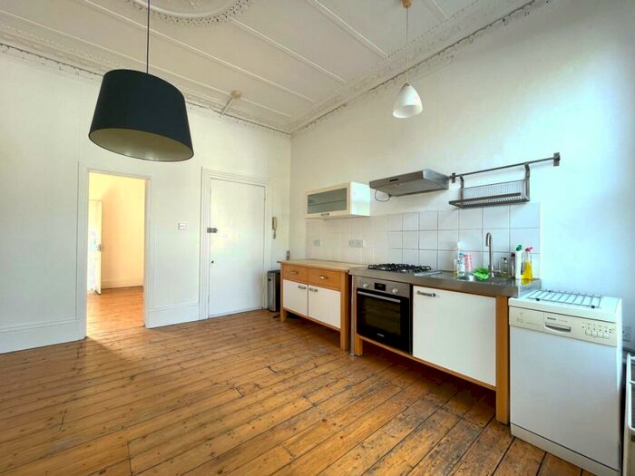 1 Bedroom Flat To Rent In Hanley Road, Finsbury Park, N4