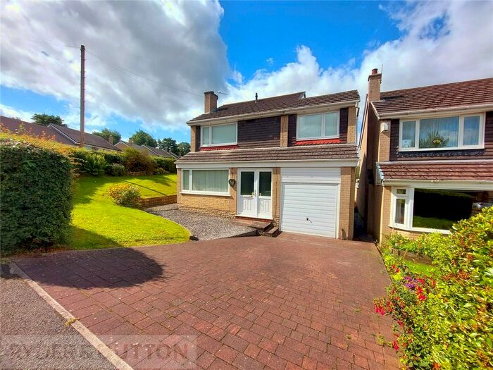 3 Bedroom Detached House To Rent In Lee Vale Drive, Charlesworth, Glossop, SK13