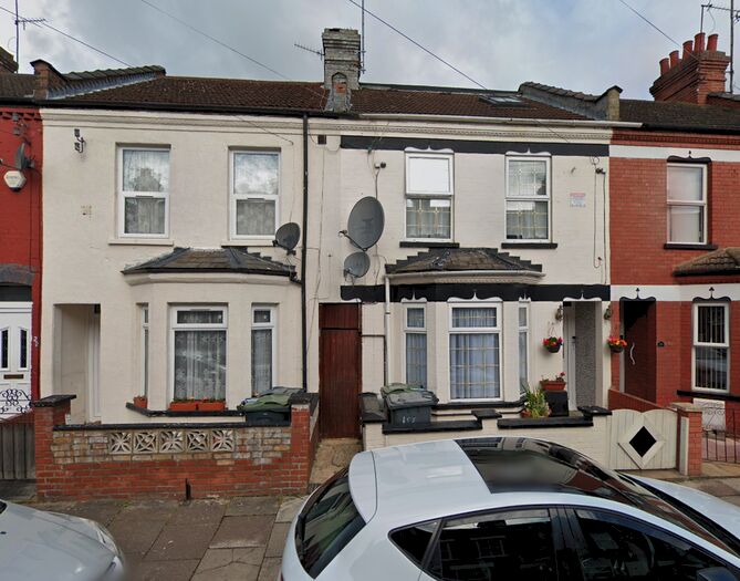 3 Bedroom Property To Rent In Malvern Road, Luton, LU1
