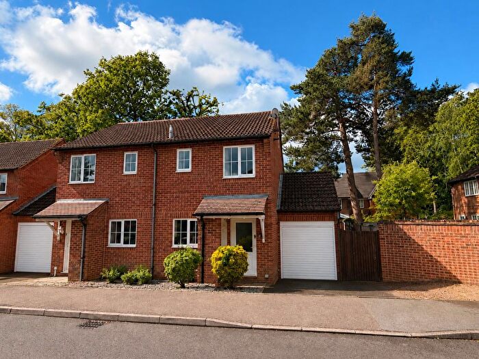 2 Bedroom Semi-Detached House For Sale In Marlborough View, Farnborough, GU14