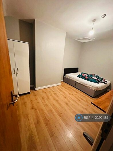 3 Bedroom Semi-Detached House To Rent In Waterloo Street, Burton-On-Trent, DE14