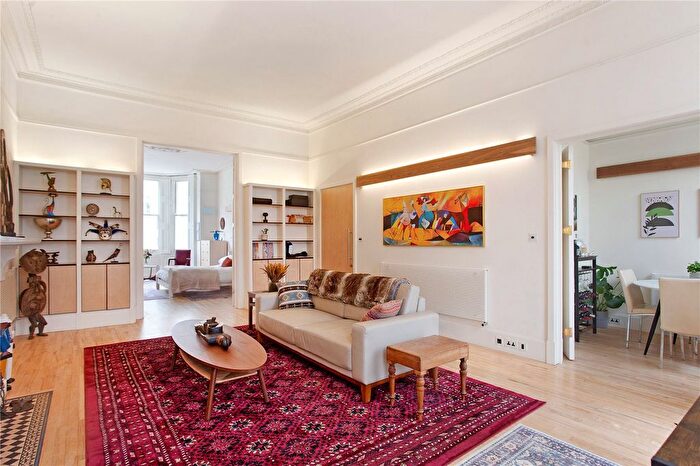 1 Bedroom Flat For Sale In Penywern Road, London, SW5