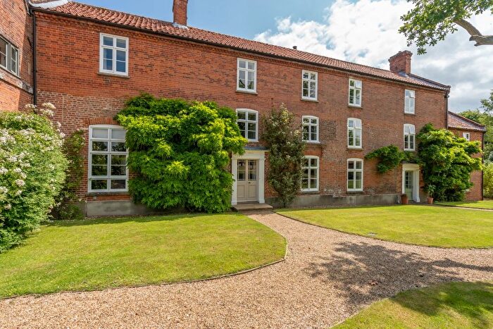 4 Bedroom Semi-Detached House For Sale In Crostwight, North Walsham, NR28