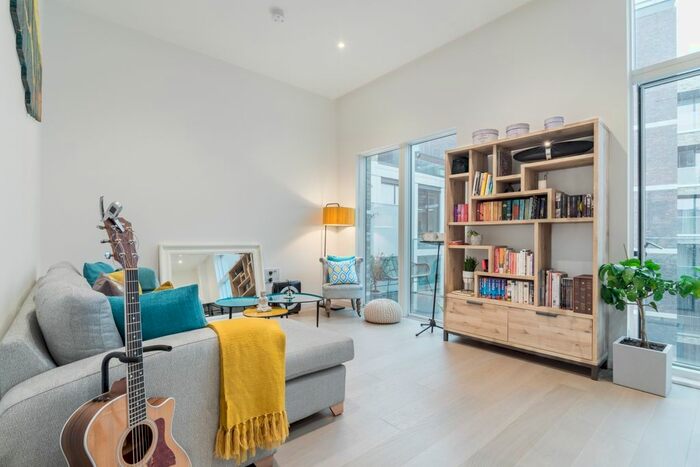 2 Bedroom Flat To Rent In Brandon House, Hilary Mews, Borough, SE1