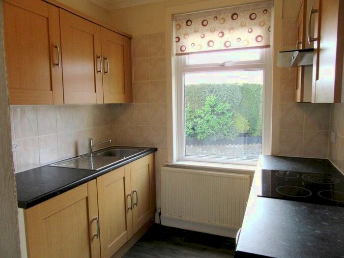 2 Bedroom Flat To Rent In St. Teilo Street, Pontarddulais, Swansea., SA4