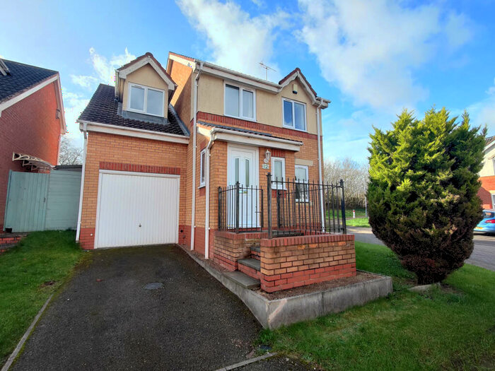 4 Bedroom Detached House To Rent In Braids Close, Rugby, CV21