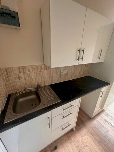 Studio To Rent In Bloomfield Road, Blackpool, FY1