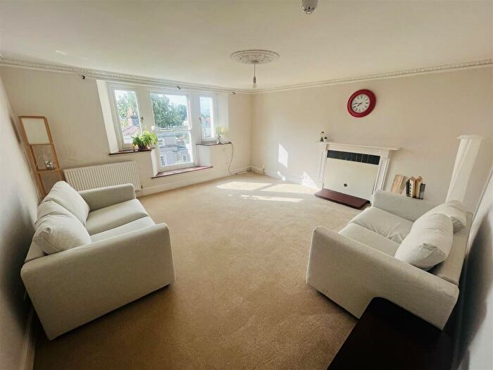 3 Bedroom Flat To Rent In B, Cotham Road, Cotham, BS6