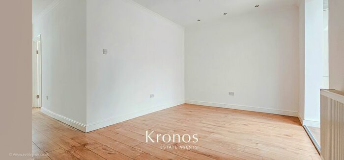 4 Bedroom End Of Terrace House To Rent In Woodland Way, Mitcham, CR4