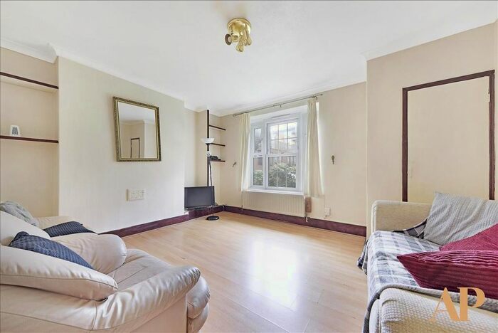 2 Bedroom Flat To Rent In Lant House, Lant Street, London, SE1