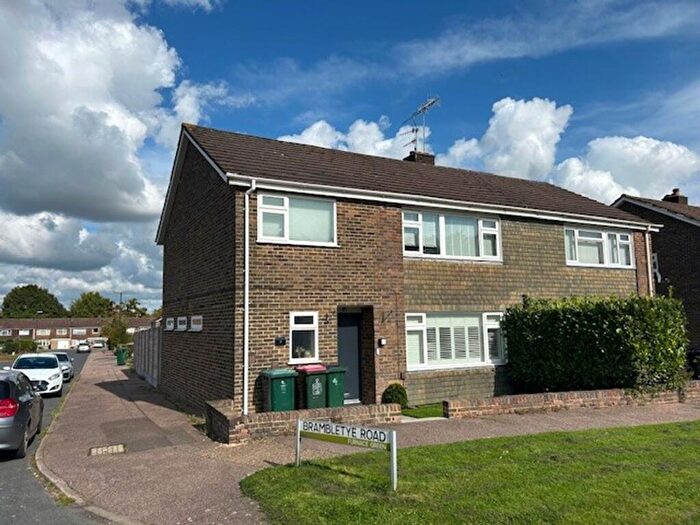 4 Bedroom Semi-Detached House For Sale In Coltash Road, Crawley, RH10