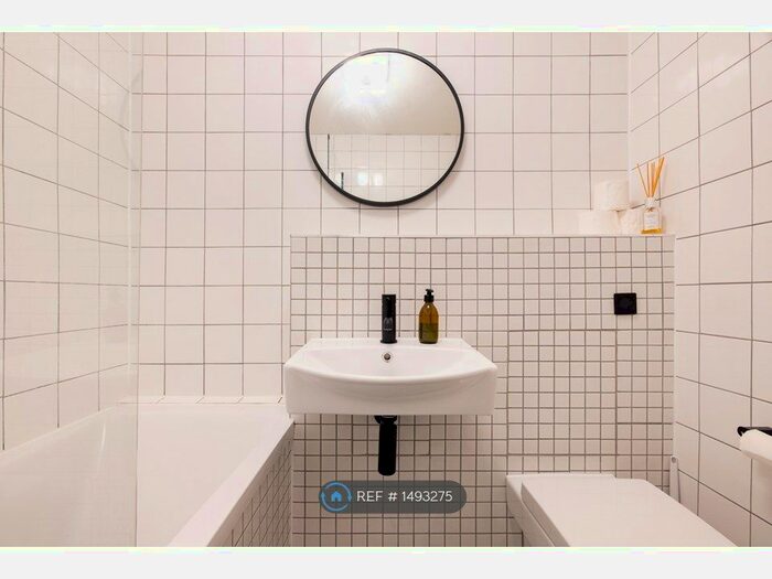 2 Bedroom Flat To Rent In Fitzroy Street, London, W1T